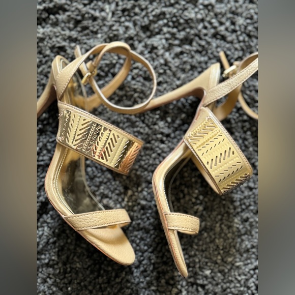 COACH gold heels size 7!  Good condition! - Picture 4 of 5